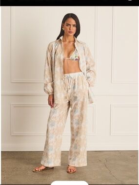 NWT Aqua Blu Floral Button-Front Set in Pale Blue & Beige